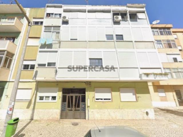 Apartamento T2 em Alverca a 750 mts Estação CP