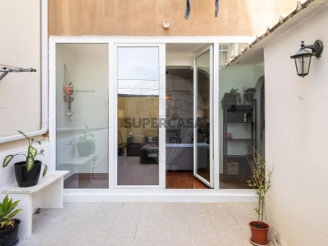 Apartamento T2 em Alverca do Ribatejo e Sobralinho