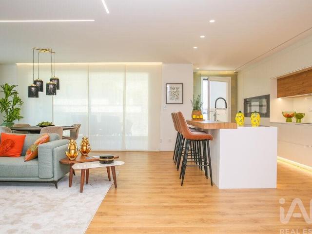 Apartamento T2 em Alverca do Ribatejo e Sobralinho de 152,00. 152m² Alverca do Ribatejo e Sobralinho