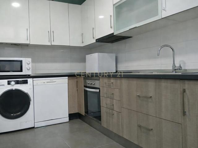 Apartamento T2 em Amadora com espaço exterior