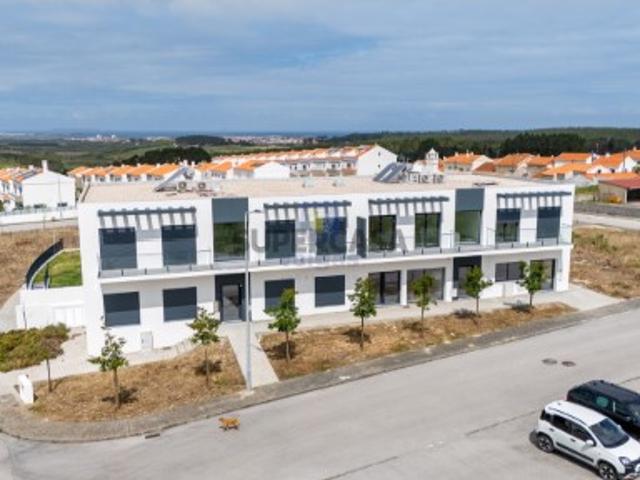 Apartamento T2 em Atouguia da Baleia