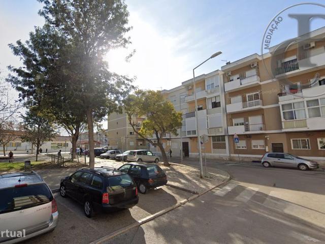 Apartamento T2 em Baixa da Banheira