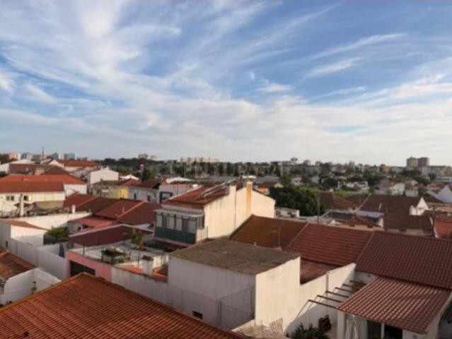 Apartamento T2 em Barreiro, Lavradio, remodelado