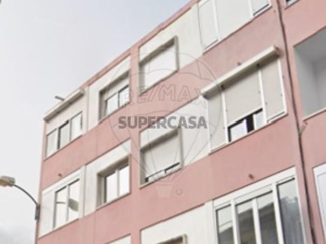 Apartamento T2 em Benfica