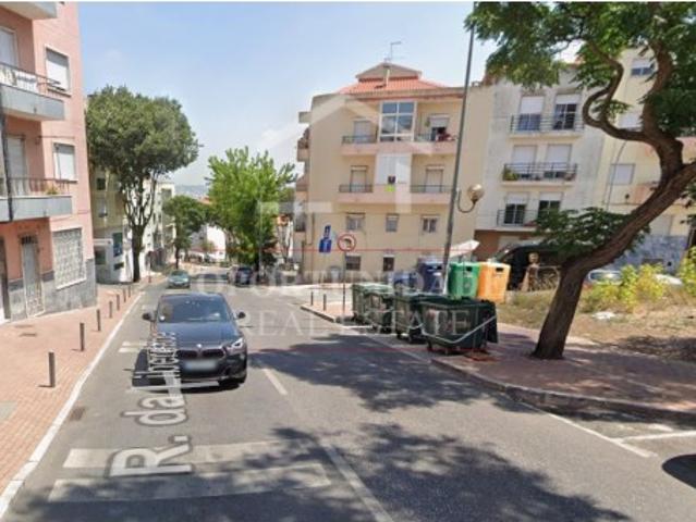 Apartamento T2 em Brandoa, Amadora