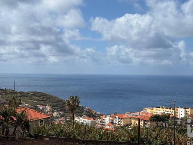 Apartamento T2 em Câmara de Lobos de 121,00 m²