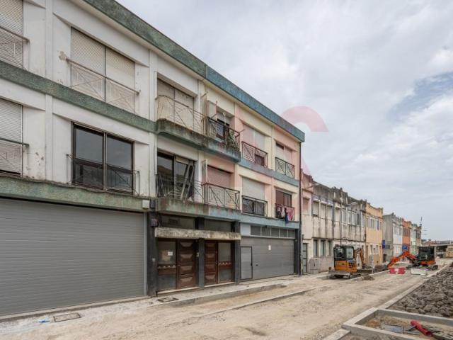 Apartamento T2 em Campanhã | Para remodelar | 215.000€