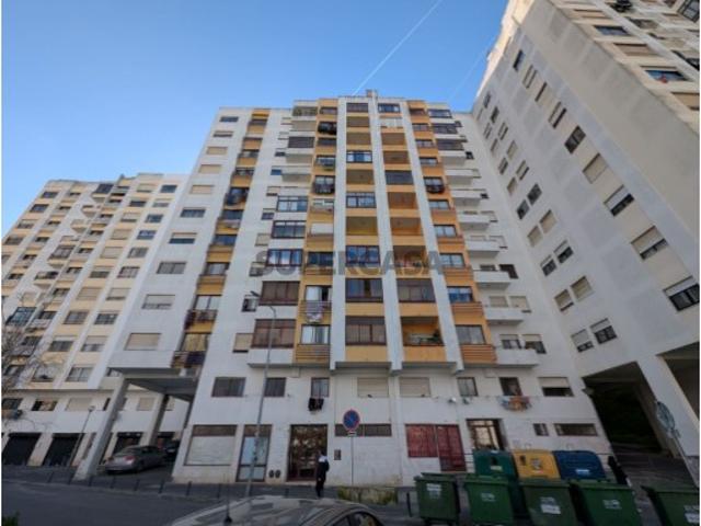 Apartamento T2 em Cacém e São Marcos