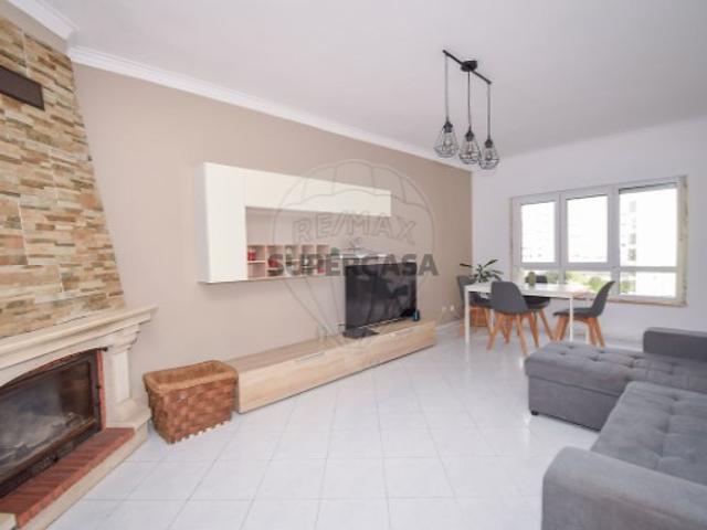 Apartamento T2 em Cacém e São Marcos