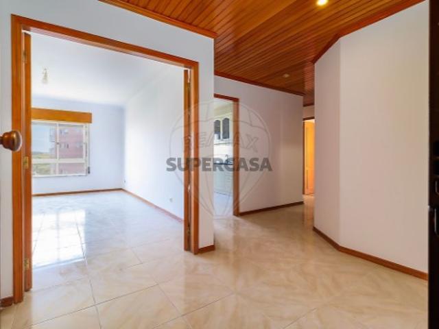 Apartamento T2 em Cacém e São Marcos