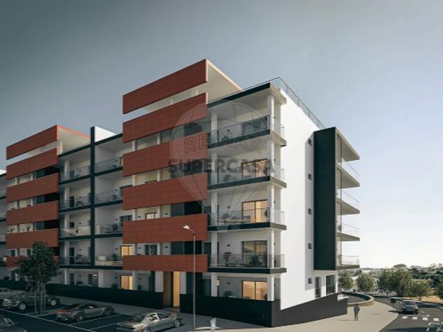 Apartamento T2 em Carnaxide e Queijas