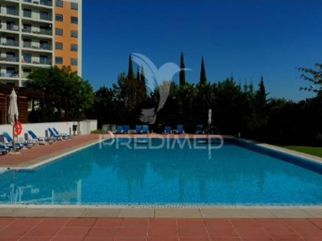 Apartamento T2 em Carnaxide e Queijas