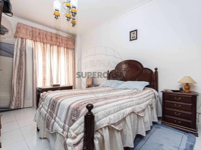 Apartamento T2 em Carregado e Cadafais