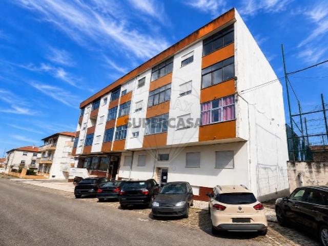 Apartamento T2 em Carregado e Cadafais