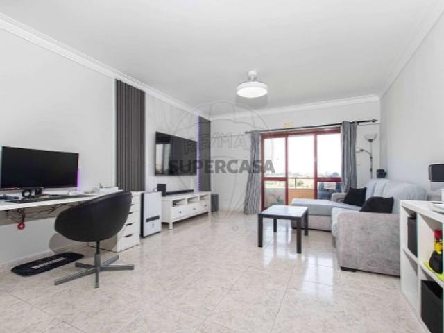 Apartamento T2 em Carregado e Cadafais