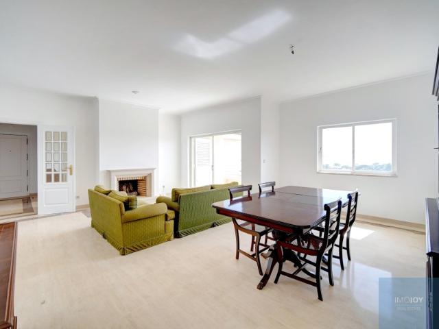 Apartamento T2 em Cascais com Vista Mar