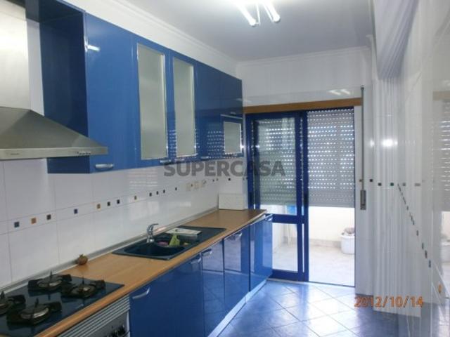 Apartamento T2 em Charneca de Caparica e Sobreda