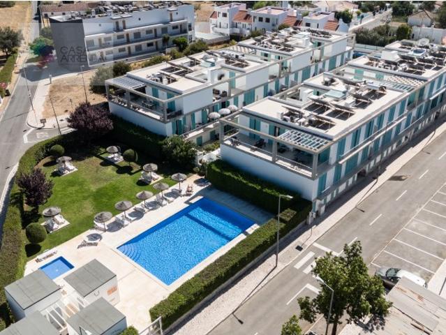 Apartamento T2 em condomínio com piscina Alojamento Temporário