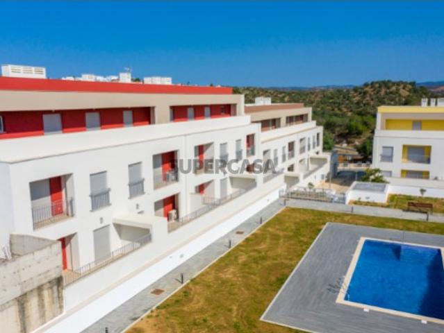 Apartamento T2 em Condomínio com Piscina Tavira