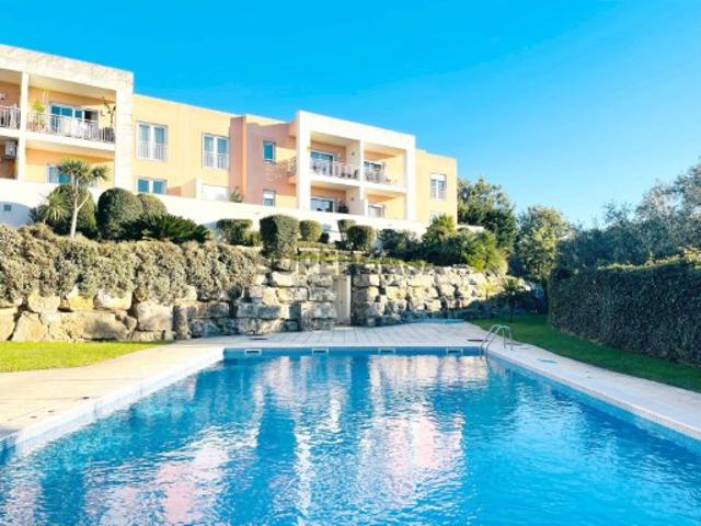 Apartamento T2 em condomínio fechado com piscina Amoreira, Cascais