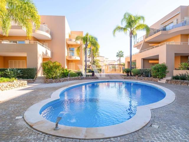 Apartamento T2 em condomínio fechado com piscina, Vilamoura 149m² Vilamoura