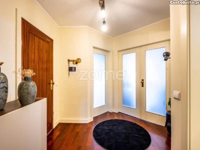 Apartamento T2 Em Condomínio Fechado, Com