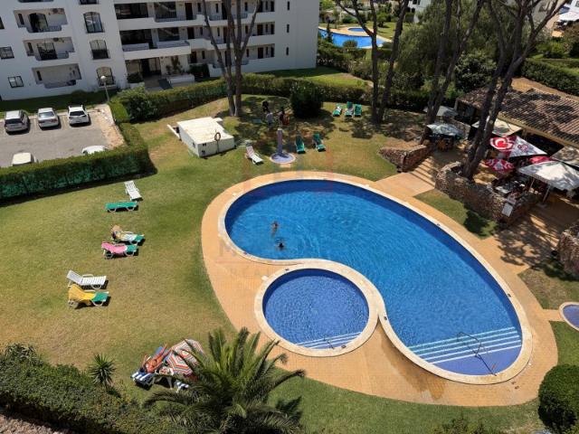 Apartamento T2 em Condomínio Privado com Piscina em Vilamoura