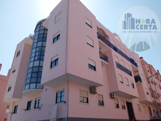 Apartamento T2 em Corroios!