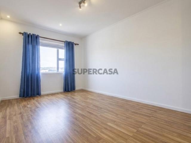 Apartamento T2 em Corroios