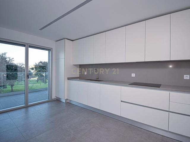 Apartamento T2 em Empreendimento Varandas da Torre em Carcavelos Nova fase