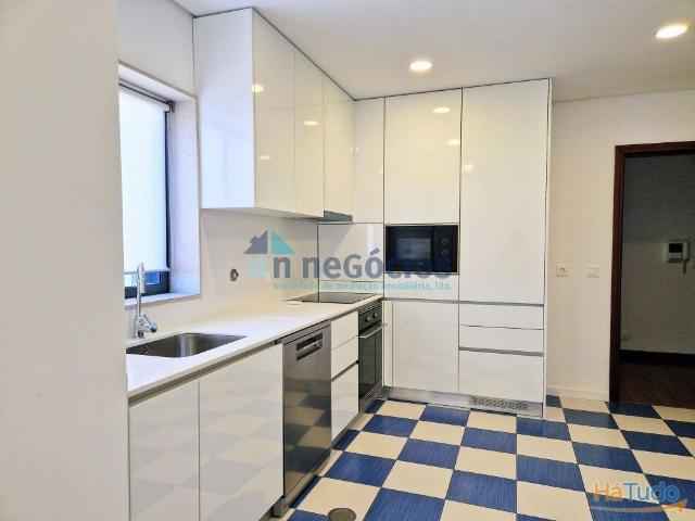 Apartamento T2 em excelente estado! Garagem fechada | 26084086390