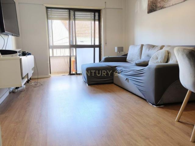 Apartamento T2 em Fogueteiro, Amora, Seixal Oportunidade Única!