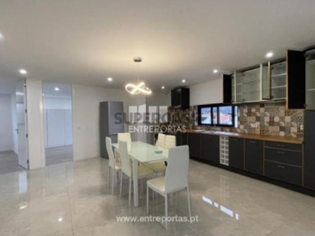 Apartamento T2 em Forjães