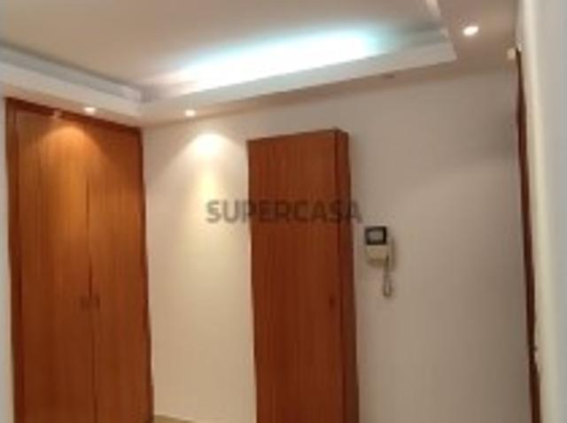 Apartamento T2 em Gulpilhares e Valadares