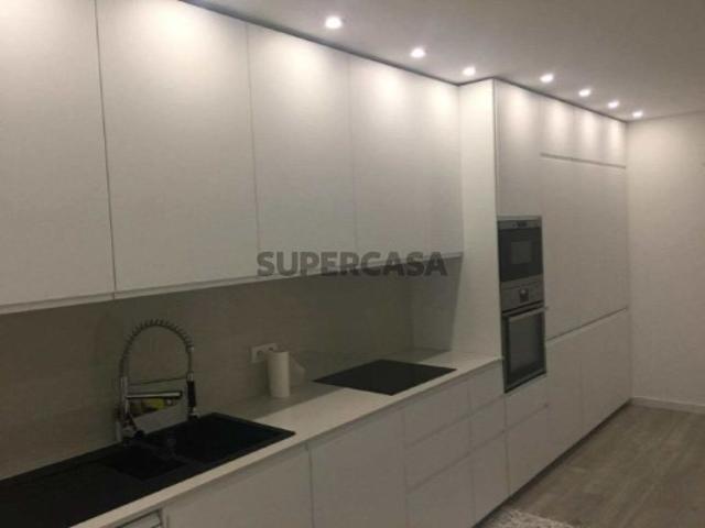 Apartamento T2 em Laranjeiro e Feijó