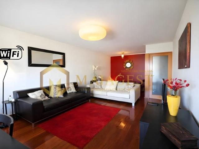 Apartamento T2 em Leça da Palmeira com Garagem e Arrumos