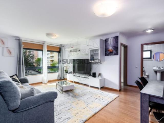 Apartamento T2 em Loures