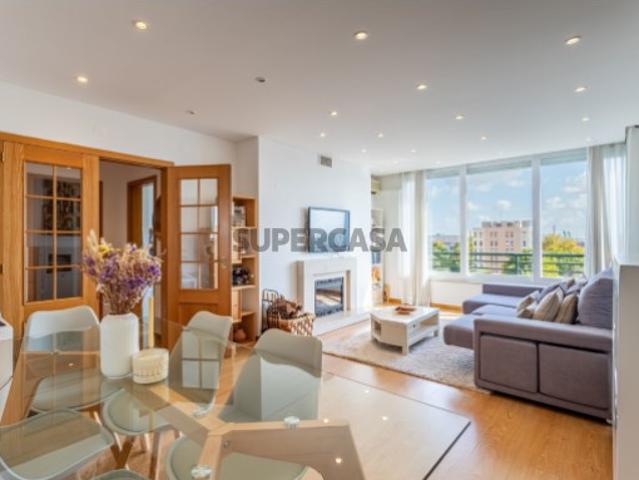 Apartamento T2 em Lumiar
