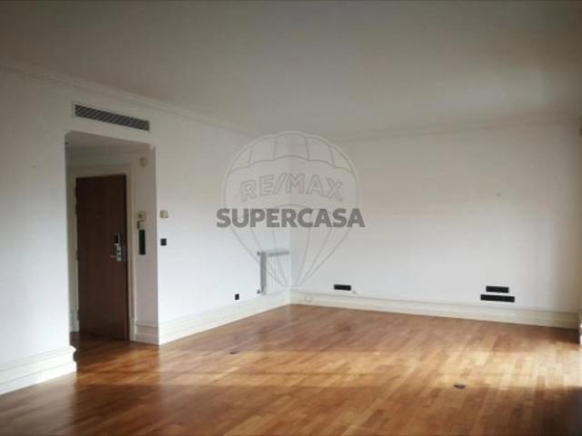 Apartamento T2 em Lumiar