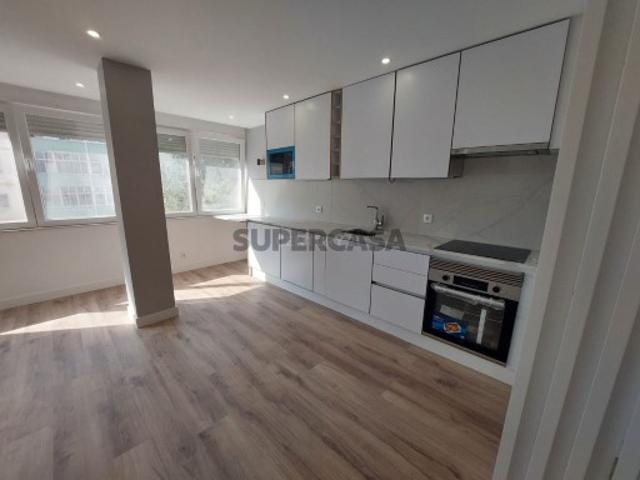 Apartamento T2 em Lumiar