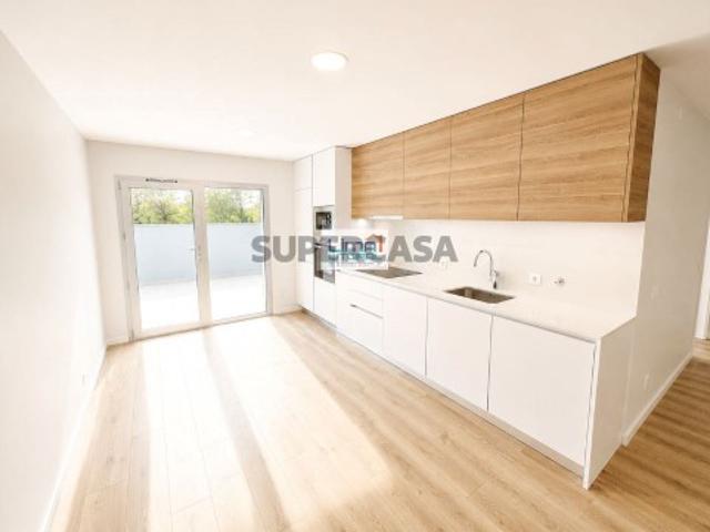 Apartamento T2 em Marrazes e Barosa