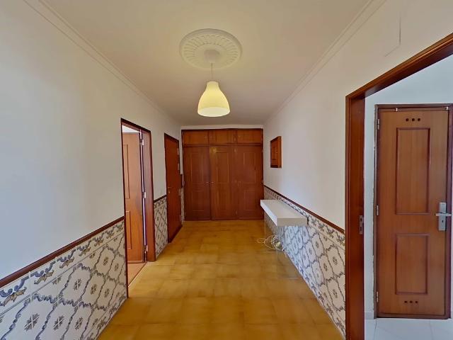 Apartamento T2 em Massamá e Monte Abraão, Sintra