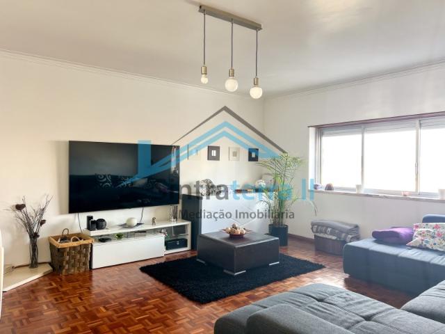 Apartamento T2 em Mem Martins