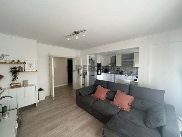 Apartamento T2 em Mina de Água