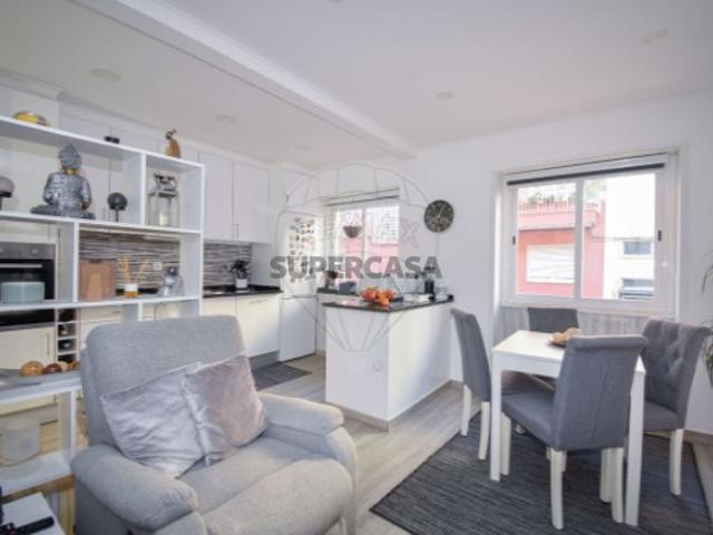 Apartamento T2 em Mina de Água