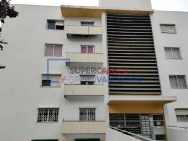 Apartamento T2 em Mina de Água