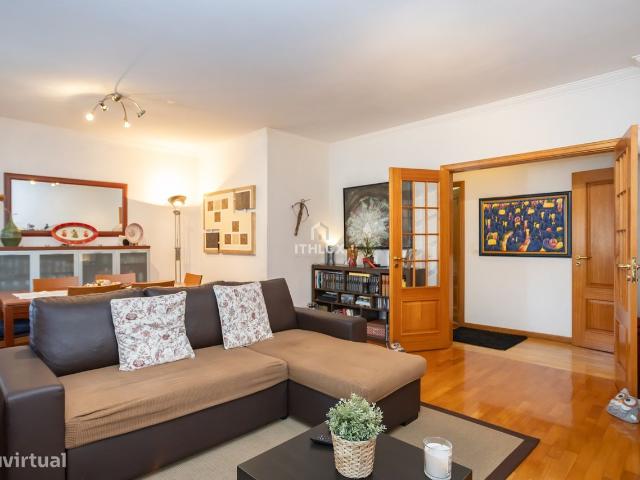 Apartamento T2 em Miraflores