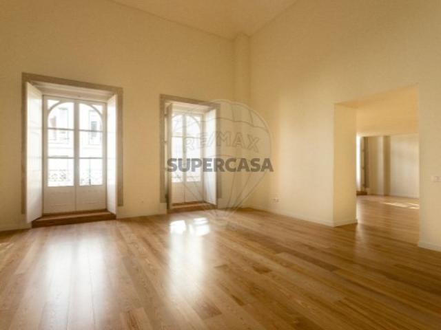 Apartamento T2 em Misericórdia