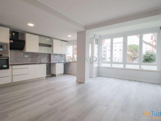 Apartamento T2 em Oeiras | 26064067688