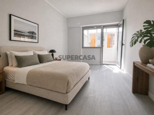 Apartamento T2 em Oeiras com Elevador